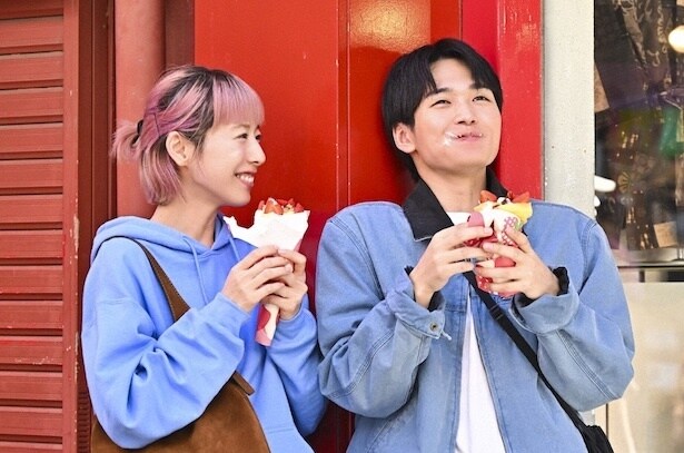 鮎美(夏帆)はミナト(青木柚)と出掛けることになる