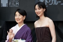 吉永小百合が33年ぶりに参加、のん、北川景子、森田望智が艶やかなドレス姿でレッドカーペットに登場＜東京国際映画祭＞
