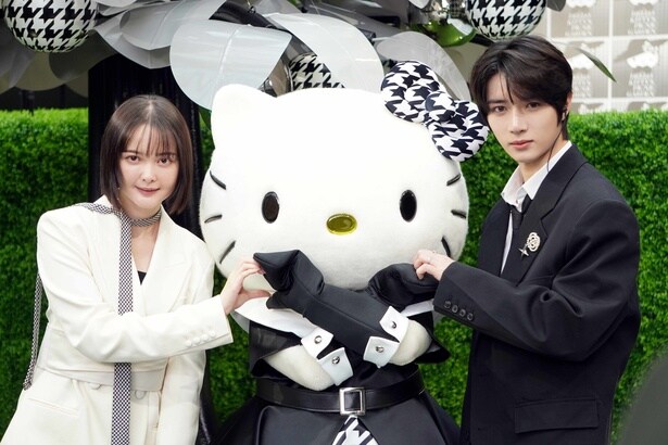 TOMORROW X TOGETHER・BEOMGYUと玉城ティナがキティちゃんにメロメロ