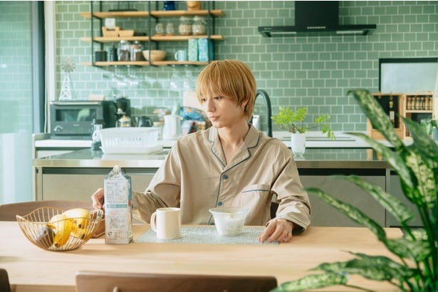 駒木根葵汰“羽山”、新原泰佑“白崎”が互いに「触りたい」とつぶやく姿が切ない「遠距離恋愛すぎる」の声<25時、赤坂で2>