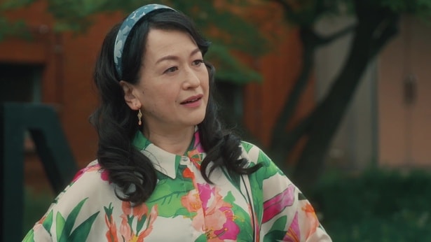 川島(浜中文一)を動かし茜(笛木優子)に嫌がらせをする桜子(伊勢志摩)