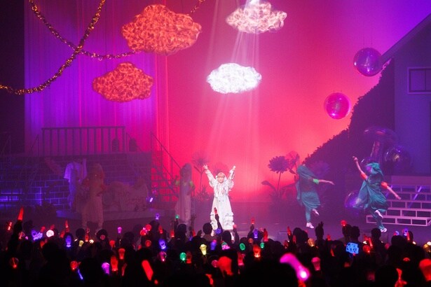 きゃりーぱみゅぱみゅ、出産後初のワンマンライブにファン歓喜