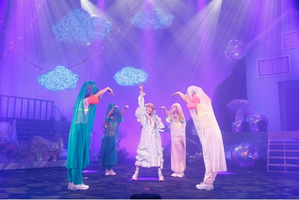 きゃりーぱみゅぱみゅ、出産後初のワンマンライブにファン歓喜