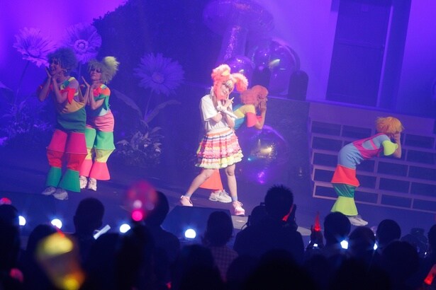きゃりーぱみゅぱみゅ、出産後初のワンマンライブにファン歓喜