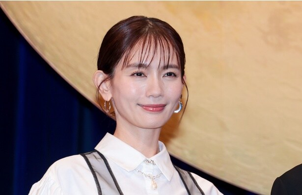 映画「平場の月」完成披露試写会に登壇した中村ゆり