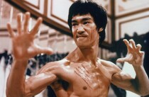 吹き替え音声欠落シーンを追録した「燃えよドラゴン」ほか、TV初放送タイトル多数の「BS10プレミアム」11月ラインナップ