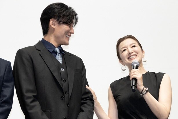 映画「栄光のバックホーム」でW主演を務めた松谷鷹也と鈴木京香