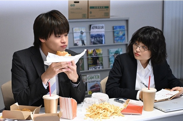 奥山葵“日向子”、ハラスメントのうわさが絶えない俳優の降板理由を探る「私はどこに向かってるんだろう？」＜スクープのたまご＞