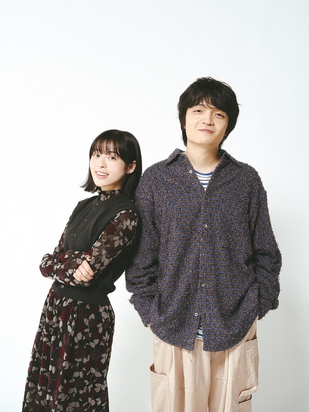 夜ドラ「ひらやすみ」に出演する岡山天音、森七菜にインタビューを実施