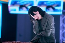 のん“飛鳥”、母親違いの弟・森愁斗“龍也”と対局　嫌がらせのオンパレードで苦境に＜MISS KING / ミス・キング＞