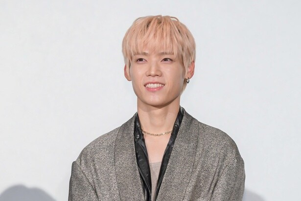 INI、デビュー4周年記念のサプライズケーキに感激　木村柾哉「前進していけるような5年目に」