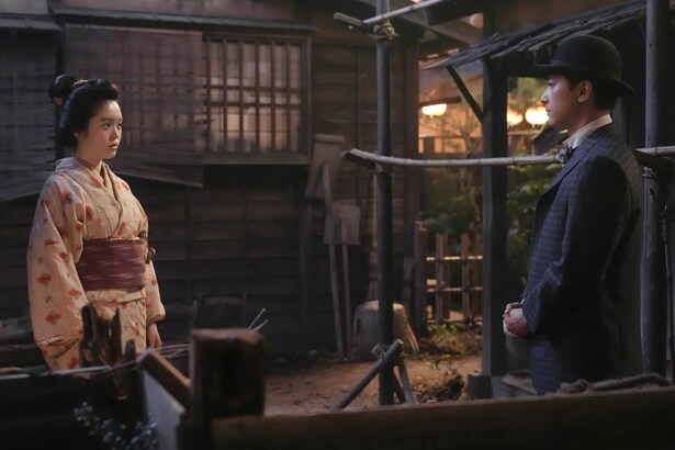 トキ(高石あかり)と錦織(吉沢亮)