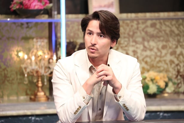 ミュージカル俳優・伊礼彼方、日常生活に支障をきたすほどの“声のボリューム問題”に悩む＜酒のツマミになる話＞