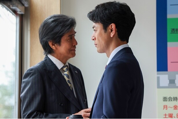 妻夫木聡“栗須”、佐藤浩市“耕造”の隠し子・目黒蓮“耕一”の存在を知る「全て私が滞りなく…」＜ザ・ロイヤルファミリー＞