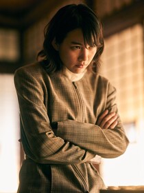 のん“飛鳥”、人生を懸けた“棋士編入試験”に挑むも、過去のスキャンダルの影が＜MISS KING / ミス・キング＞