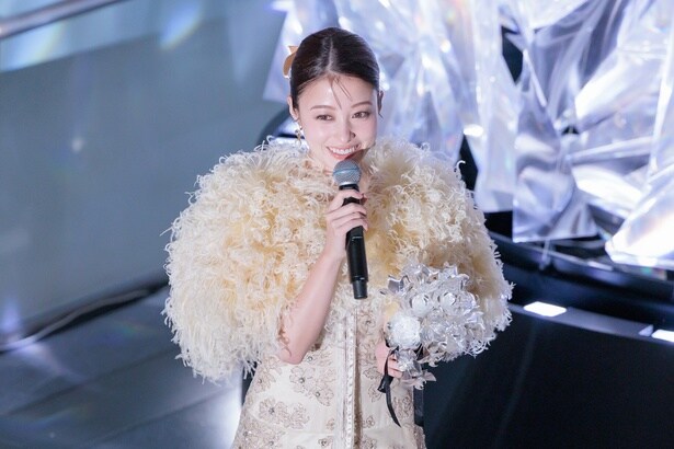 「表参道ヒルズ クリスマスツリー 2025 点灯式」より