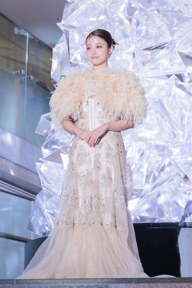 「表参道ヒルズ クリスマスツリー 2025 点灯式」より