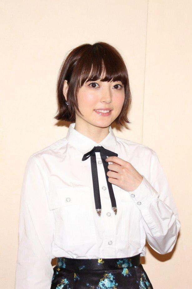 花澤香菜、ふんわりパーマのボブヘアーにイメチェン　「こんなにパーマ似合う人いない」「大人のお姉さん感」と話題に