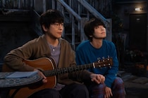 及川光博“玄一”、手越祐也“索”と“恋人つなぎ”する姿にキュンキュン「ありがとう世界」と視聴者興奮＜ぼくたちん家＞