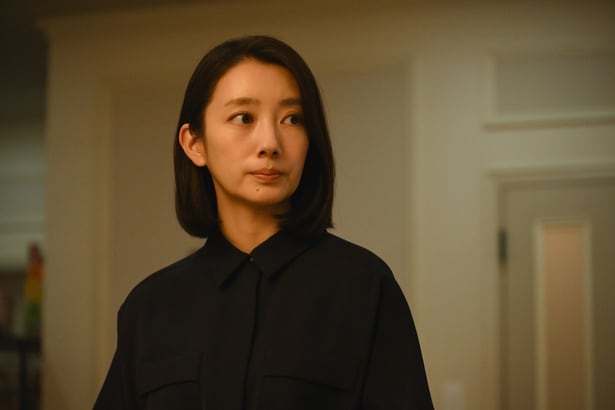 11月14日(金)放送の「フェイクマミー」第6話では、波瑠“薫”が筒井真理子“聖子”に秘密にしていたことを打ち明ける