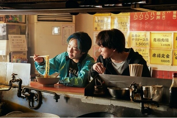 ＜ナイトフラワー＞佐久間大介のシリアスなアクションから和気あいあいのラーメン店シーンまで描いたメーキング映像が公開