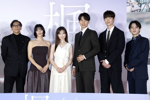 (左より)行定勲監督、石井杏奈、福原遥、福士蒼汰、宮沢氷魚、宮近海斗