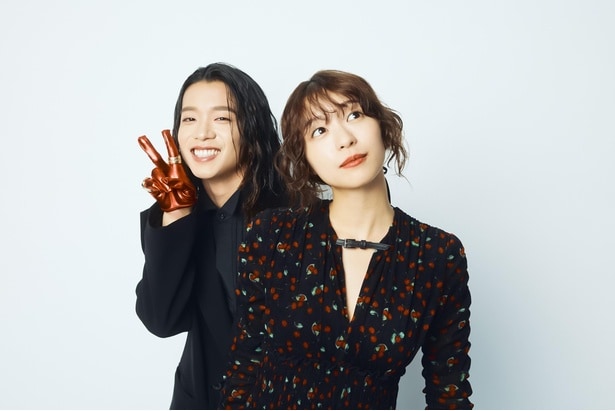  【写真】森愁斗＆鳴海唯、仲の良さが伝わるキュートな撮りおろしグラビア