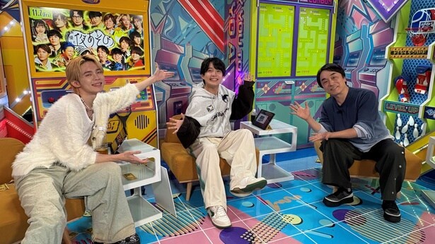 関智一と川島零士、ゲストの梅田修一朗が出演した「声優と夜あそび金」