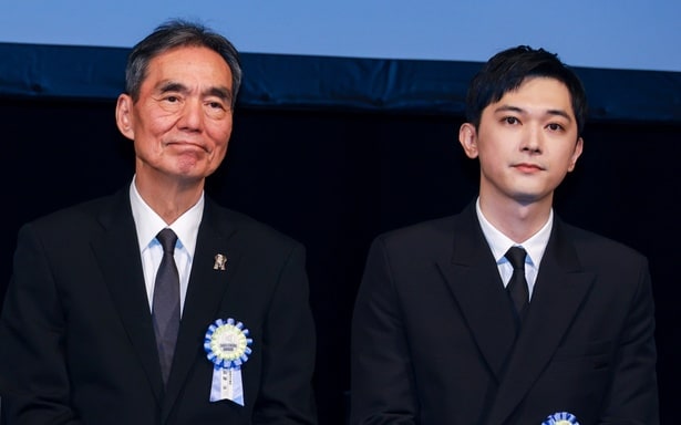 最優秀男優賞を受賞した長塚京三、吉沢亮(写真左から)