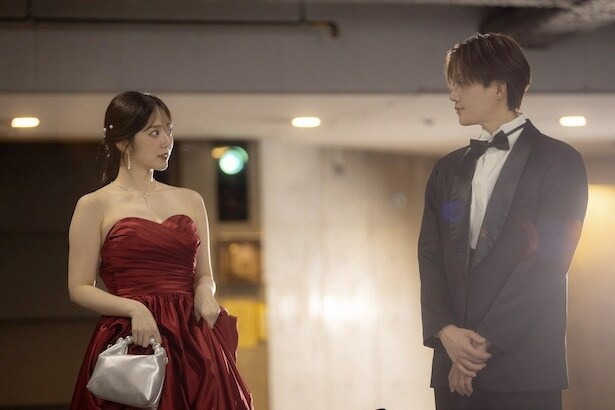 鈴木愛理“愛衣”と八木勇征“旬”がそれぞれの寝顔を見つめた姿に「天使すぎる」の声＜推しが上司になりまして フルスロットル＞