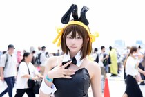 バニーガール衣装の「涼宮ハルヒの憂鬱」コスプレイヤー「高校生らしいナチュラルなメークを意識しました」＜コミケ106＞
