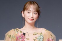 川栄李奈が後ろからハグ＆密着…娘役・池村碧彩との“親子ショット”に「仲良すぎ」「最近の癒し」の声＜フェイクマミー＞