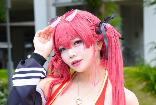 グラドル×レイヤー・有村ユキ、インパクト大のVTuber“水着”コスプレ「自然な感じに仕上げた髪形にも注目」＜コミケ106＞