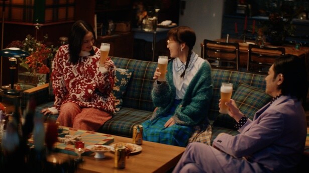 「ザ・プレミアム・モルツ」の新TV-CM「プレモル子ちゃん・同級生の話」篇より