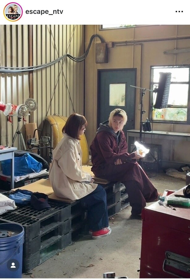 【写真】桜田ひより＆佐野勇斗、ハチの“手作り”ハンバーガーに後光が差しキラキラに輝く