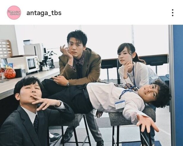 【写真】竹内涼真、同僚と戯れる仲良しオフショット