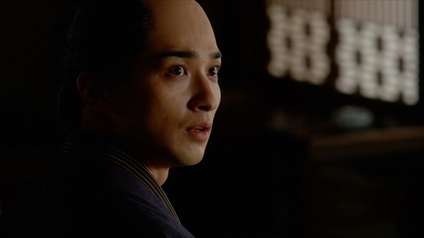 蔦重(横浜流星)は定信(井上祐貴)に命じられた計画を練る