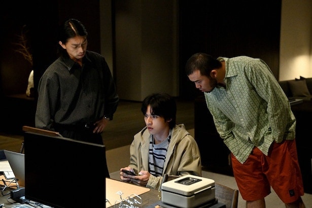 水上恒司“都成”が遠藤雄弥“龍二”らに捕まったシーンに「やばすぎ」「危ない」とSNSザワつく＜シナントロープ＞