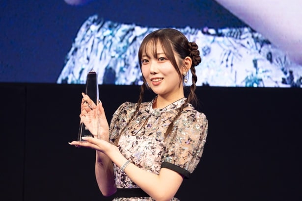 ライバーの祭典「JAPAN LIVER FESTIVAL」、イチナナライバー・みのりが配信バトルで優勝を飾る　ドレスアップしたトップライバーたちが会場に集結