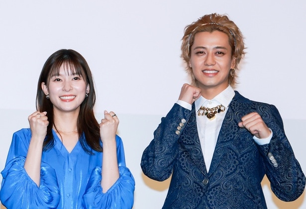 舞台あいさつに臨んだ芳根京子と高橋海人(写真左から)