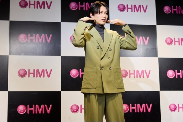  エクステについて弁をふるう葉山侑樹