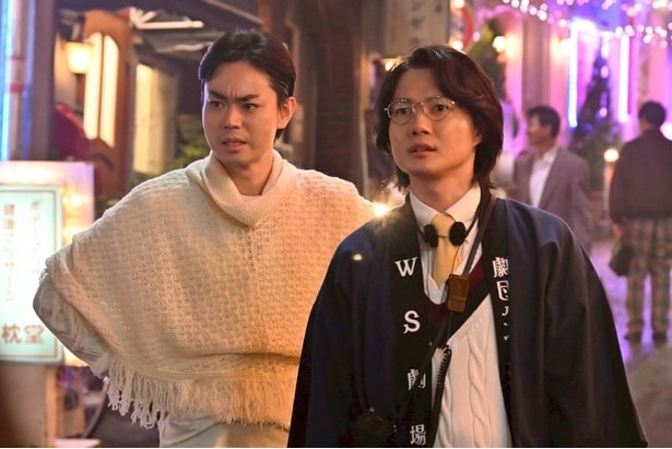 久部(菅田将暉)や蓬莱(神木隆之介)は舞台を続けるために奔走