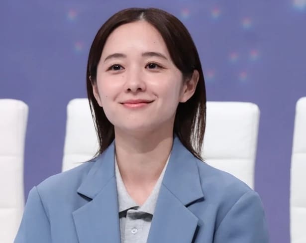 堀田真由、“大好き”なオイスターを満面の笑顔で食べる姿に「幸せそう」「美味しそうな表情」と反響