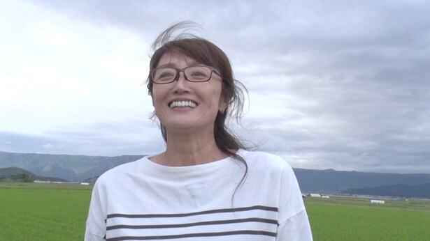 井上晴美が26年ぶり“人生最後のグラビア“に挑戦 ストイックに体を追い込む姿に密着<ダマってられない女たち2>