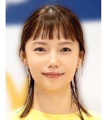 宮崎あおい、“天使” が副題の第2話オフショットで誕生日をお祝い「公式さん素敵…」「おめでとう」の声＜ちょっとだけエスパー＞