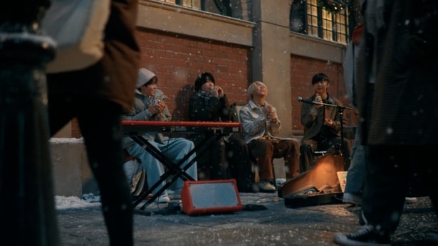 Snow Man目黒蓮、ミセスが「午後の紅茶」CM初共演 「俺は、温まったけど」4人で“奇跡の前夜”の物語紡ぐ