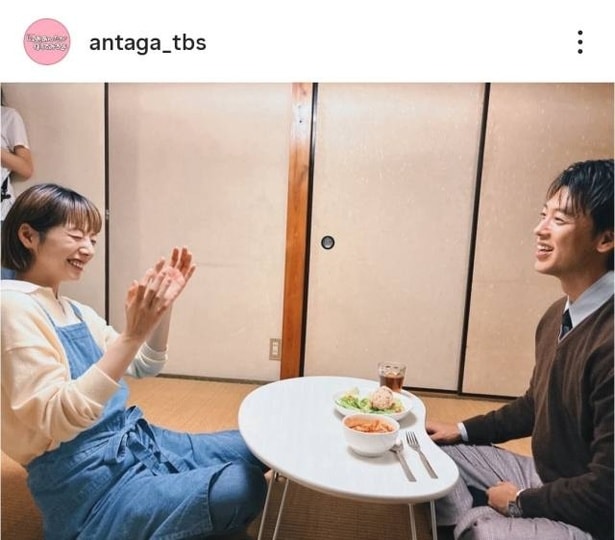 【写真】夏帆&竹内涼真、自然な笑顔が素敵な仲良しオフショット