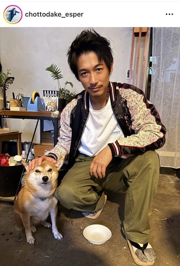 【写真】草履姿のディーン・フジオカ“桜介”、守ってくれた柴犬“佐助”の2ショット