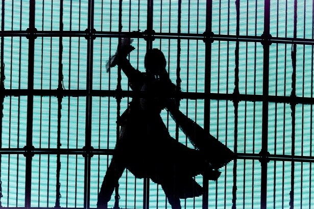 Ado、初のドームツアーで大きな変化「大嫌いな自分を受け入れて見せていく」