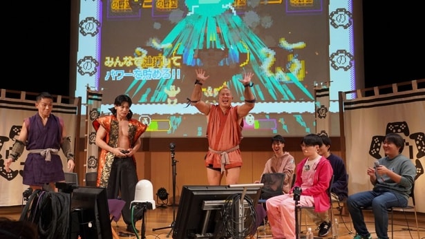 会場と共にボスを攻撃!